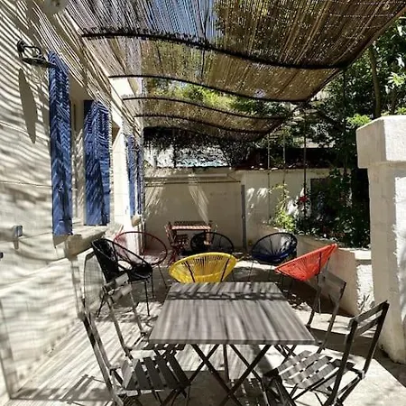 Villa Maison De Caractere Avec Jardin Arbore En Avignon