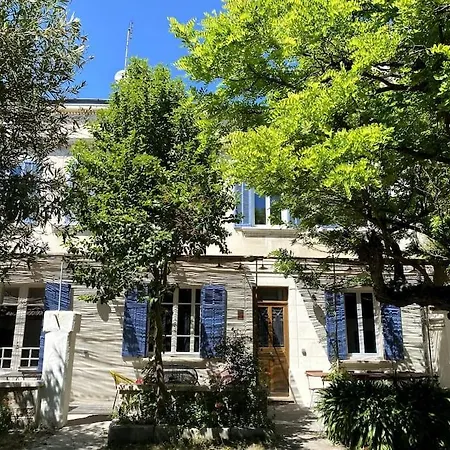 Maison De Caractere Avec Jardin Arbore En Villa