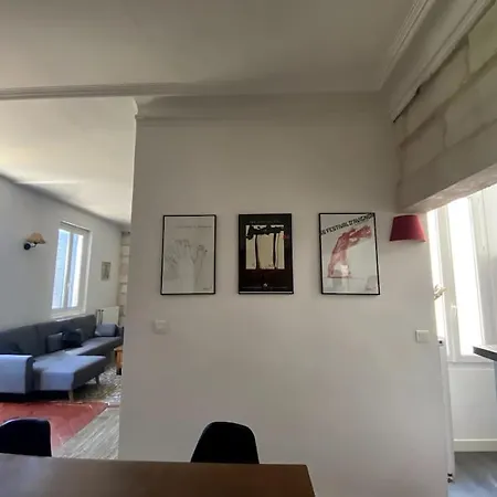 Maison De Caractere Avec Jardin Arbore En *
