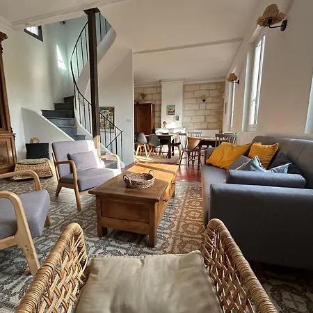 Maison De Caractere Avec Jardin Arbore En * Avignon