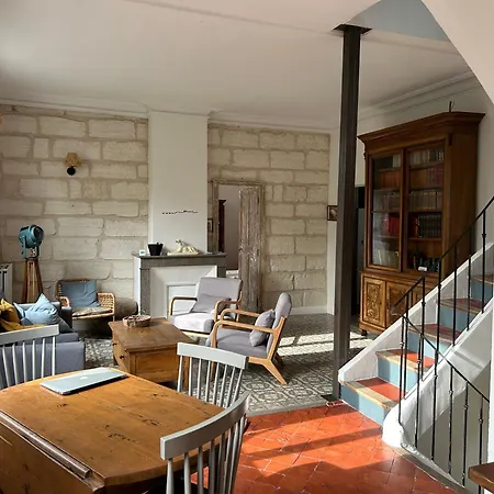 Maison De Caractere Avec Jardin Arbore En Villa *