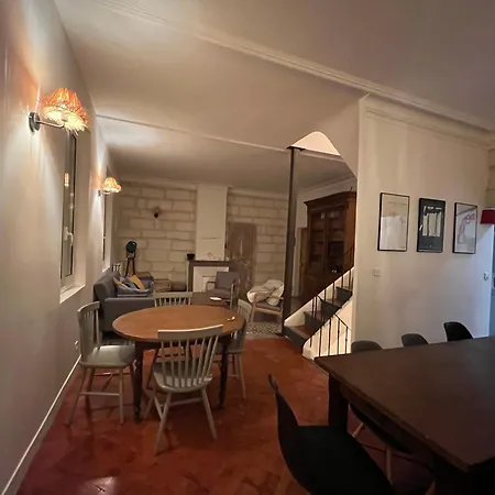 Maison De Caractere Avec Jardin Arbore En Villa Avignon