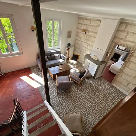 Maison De Caractere Avec Jardin Arbore En Villa